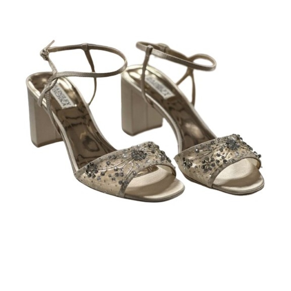 Women's Badgley Mischka Cream/Champaign  Blaine Heeled Sandal Size 5